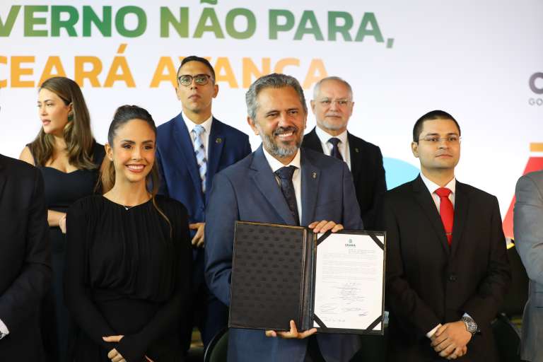 Governo do Ceará empossa e inicia a formação de 94 delegados da Polícia Civil