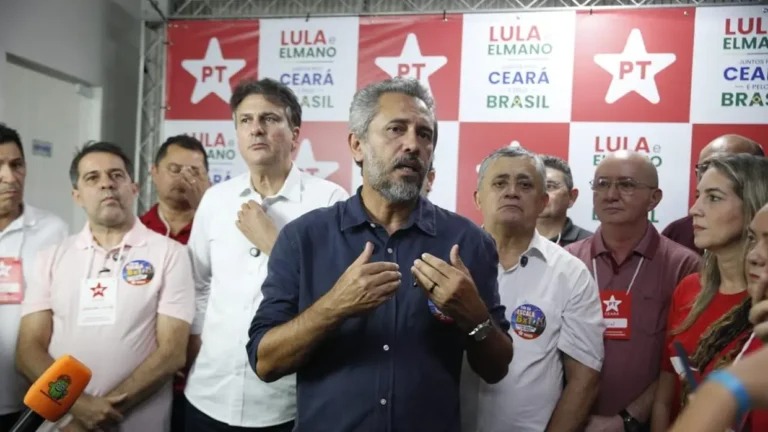 Lançado pré-candidato à reeleição, Elmano agradece apoio, convoca militância e fala em novos desafios para o Ceará 1 WhatsApp Image 2026-05-24 at 07.44.46