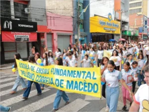 Juazeiro realiza caminhada do Maio Laranja contra violência sexual infantojuvenil