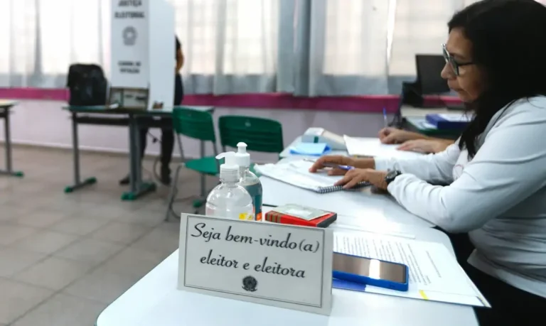 Eleições 2026: eleitores já podem se inscrever para atuar como mesários voluntários em outubro
