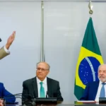 Lula assina medida provisória e zera imposto da chamada “taxa das blusinhas”