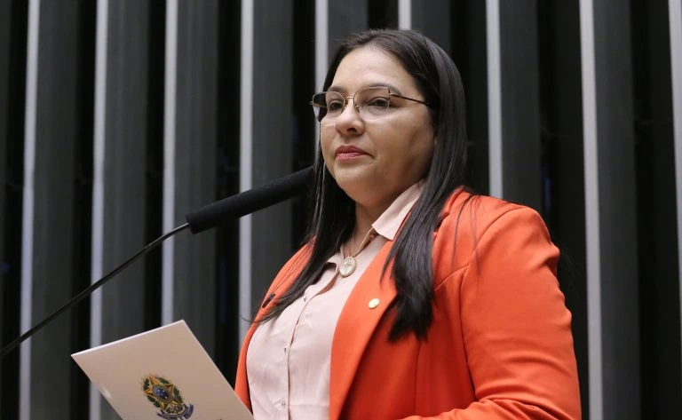 Comissão aprova prioridade no atendimento presencial do CadÚnico para famílias de baixa renda