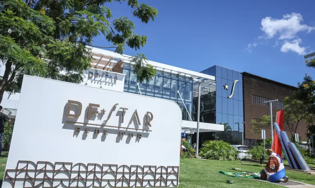 Bolsonaro segue internado com quadro estável após cirurgia no ombro, diz boletim