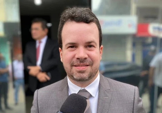 Barbalha anuncia piso nacional do magistério para professores temporários da rede municipal
