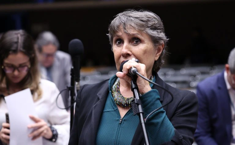 Câmara aprova projeto que aumenta pena para militar condenado por estupro de vulnerável