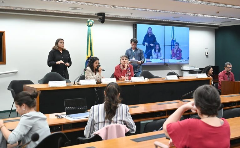 Deputada propõe subcomissão para discutir restrição à publicidade de cerveja