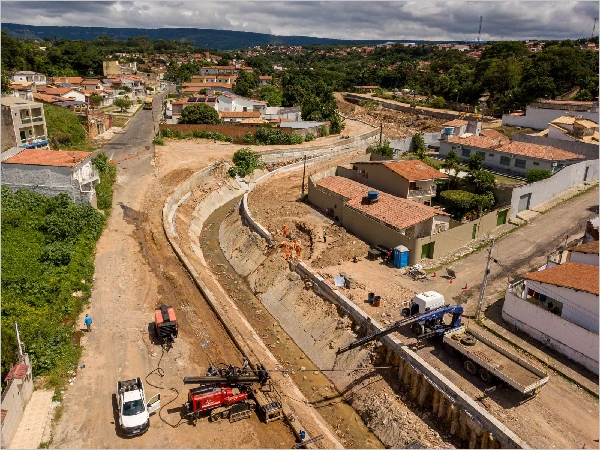 Canal do Rio Grangeiro chega a 50% das obras no Crato e deve ter etapas concluídas até dezembro 1 Canal do Rio Grangeiro chega a 50% das obras no Crato e deve ter etapas concluídas até dezembro