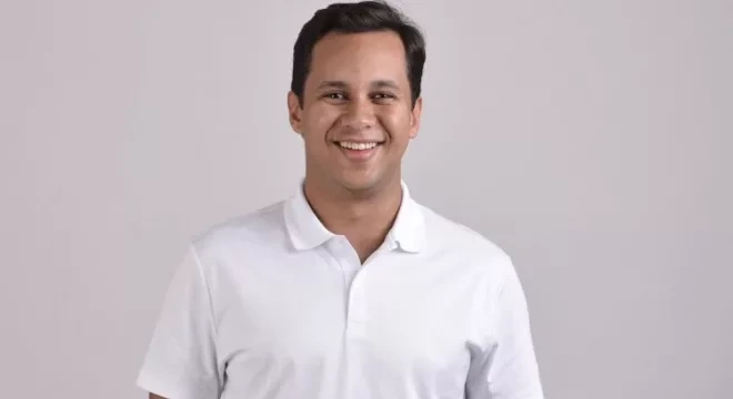 Reconhecimento de Ciro Gomes coloca Felipe Vasques no centro do debate político regional