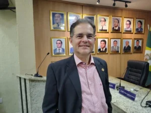 Vereador Thiago Esmeraldo propõe estágios para formação de cuidadores de crianças autistas