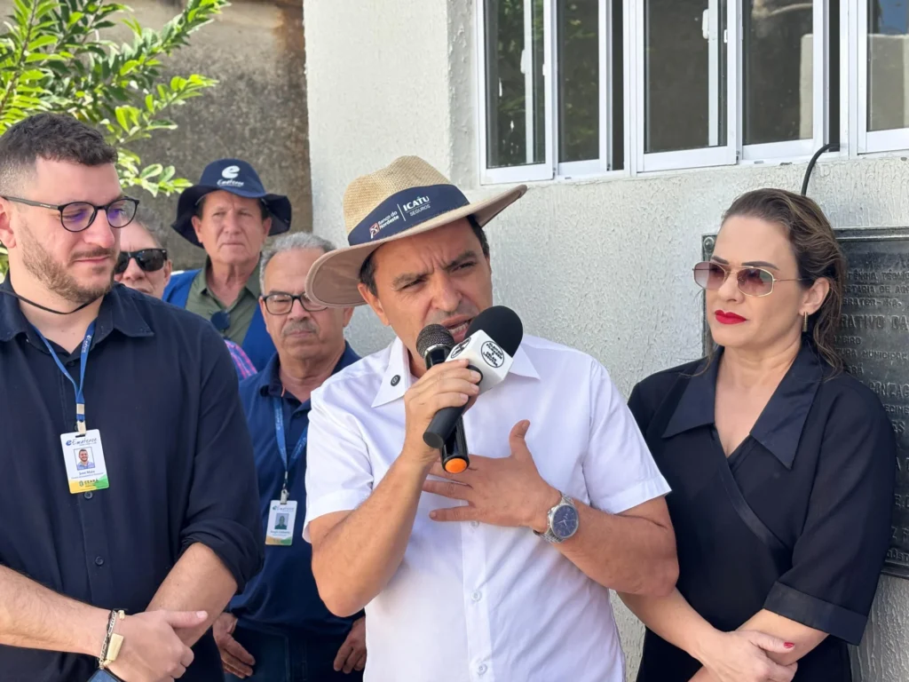 p.13 - Na reinauguração da Ematerce em Jardim