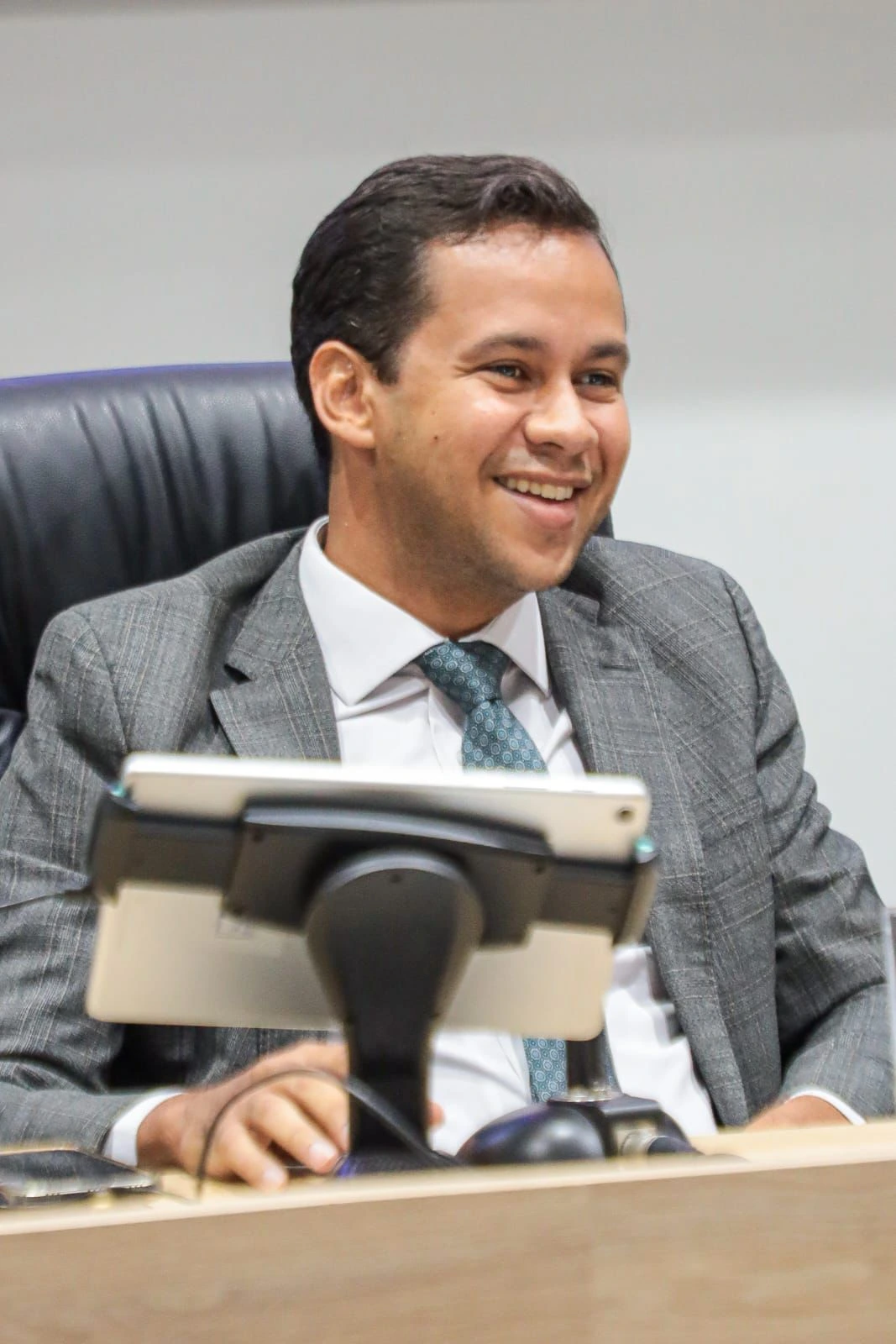 p.15 Camara de Juazeiro do Norte debate previdencia e Felipe Vasques defende cautela e protecao aos servidores publicos