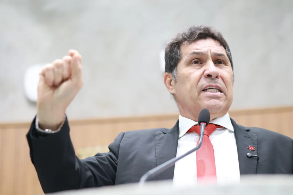 p.20 - Quem vota em outubro é o povo, não este Congresso, lembra De Assis Diniz