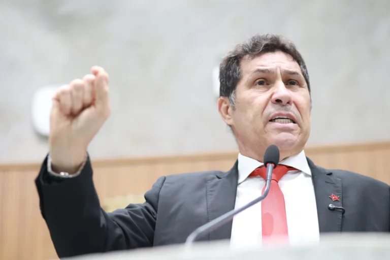 p.20 - Quem vota em outubro é o povo, não este Congresso, lembra De Assis Diniz