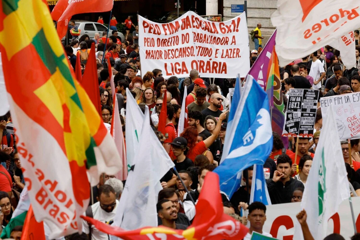 p.4 1o de Maio tempo de luta e resistencia dos trabalhadores brasileiros