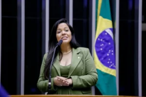Priscila Costa herda vaga na Câmara Federal
