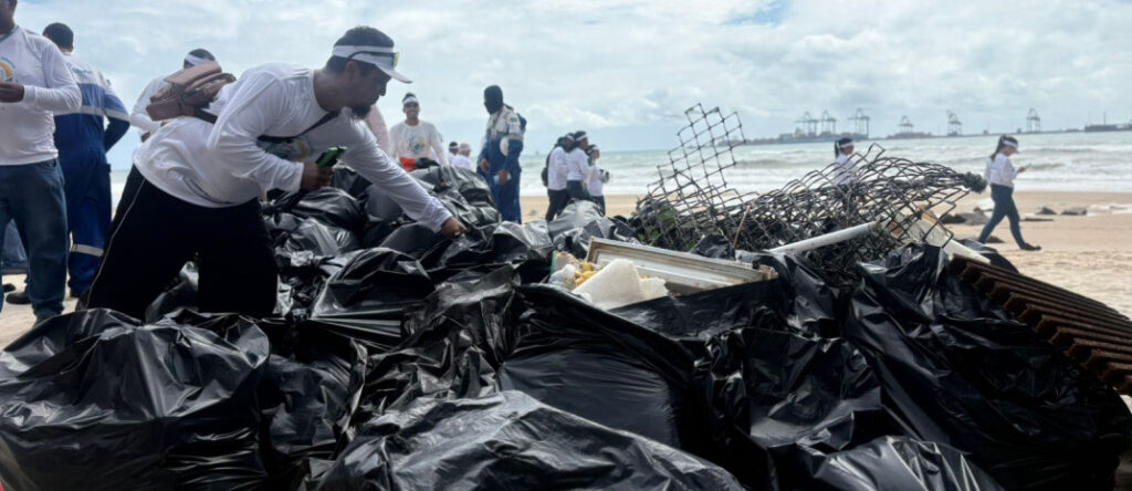 Mutirão de limpeza mobiliza colaboradores e comunidades do Pecém durante a Semana do Meio Ambiente 1 WhatsApp Image 2026-06-13 at 08.26.19