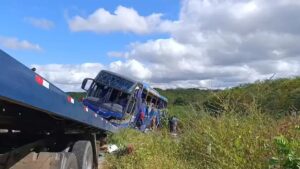 Aulas são suspensas em escolas estaduais de Juazeiro do Norte após acidente com time de basquete