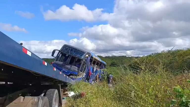 Aulas são suspensas em escolas estaduais de Juazeiro do Norte após acidente com time de basquete