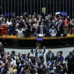 PEC do fim da escala 6x1 terá primeiro debate no Senado após permanecer um mês parada à espera de Alcolumbre
