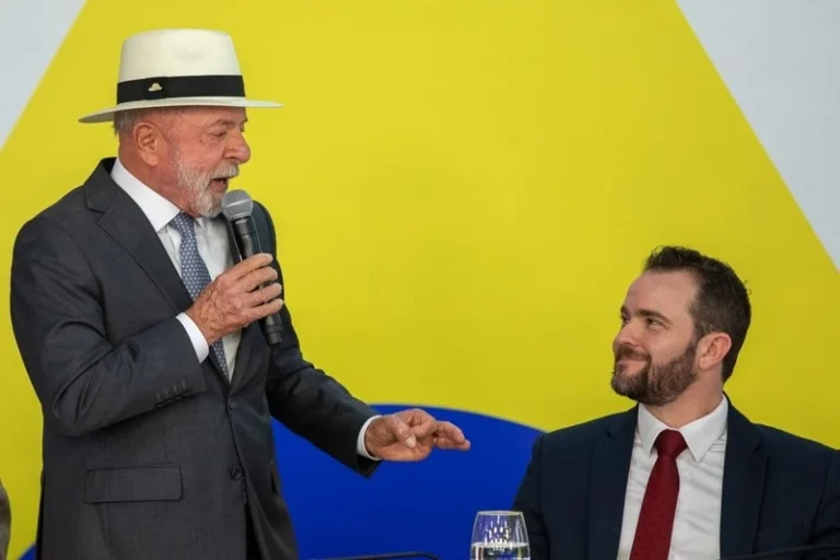 Lula lança nova etapa do Desenrola para trabalhadores informais e consumidores que mantêm dívidas em dia