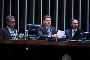 PEC reduz idade de aposentadoria de agentes de saúde e deve ser votada no Senado até 15 de julho