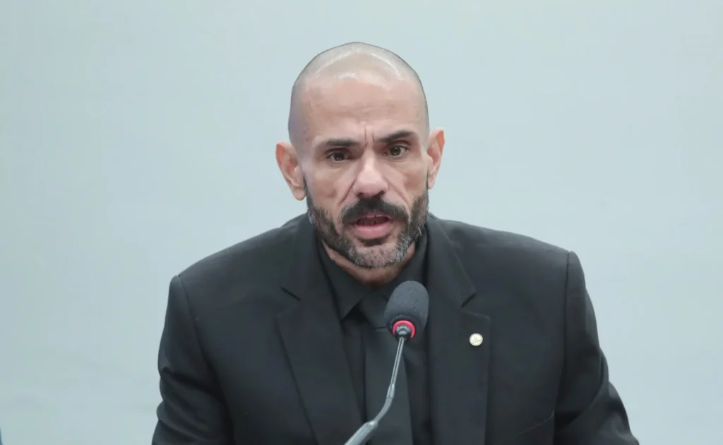 Câmara avança com projeto que protege motoristas de aplicativo e permite recusa de corrida diante de risco comprovado 1 Câmara avança com projeto que protege motoristas de aplicativo e permite recusa de corrida diante de risco comprovado