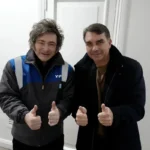 Milei recebe Flávio Bolsonaro e desiste da Cúpula do Mercosul para evitar novo encontro com Lula
