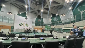 Sessão da Alece é encerrada por falta de quórum após plenário ficar com apenas 13 deputados