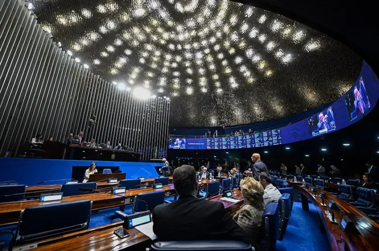 Senado garante licença remunerada para pós-graduação de professores da rede pública e projeto segue à sanção 9 Senado garante licença remunerada para pós-graduação de professores da rede pública e projeto segue à sanção