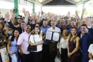 Governo do Ceará cede imóvel à UVC e discute cadastro de veículos usados em viagens para serviços essenciais
