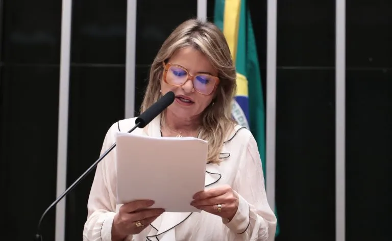 Câmara avança com acesso gratuito a implantes contraceptivos para mulheres atendidas pelo SUS 1 Câmara avança com acesso gratuito a implantes contraceptivos para mulheres atendidas pelo SUS