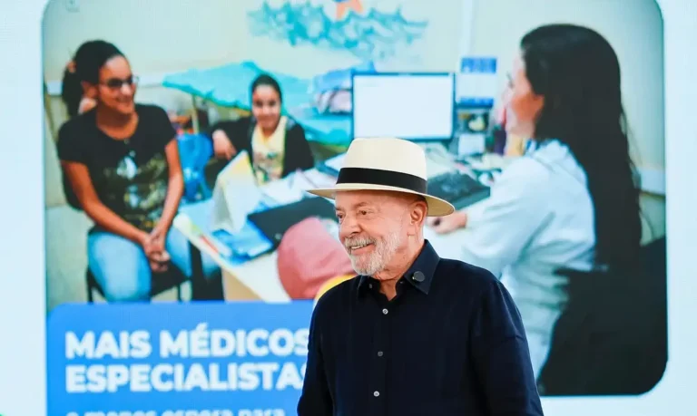 Lula responsabiliza clã Bolsonaro por pressão dos EUA contra Pix e nova taxação ao Brasil