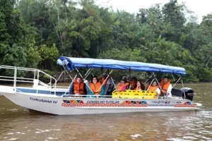 Governo leva centro de direitos, água potável e barcos para conselhos tutelares no Arquipélago do Marajó
