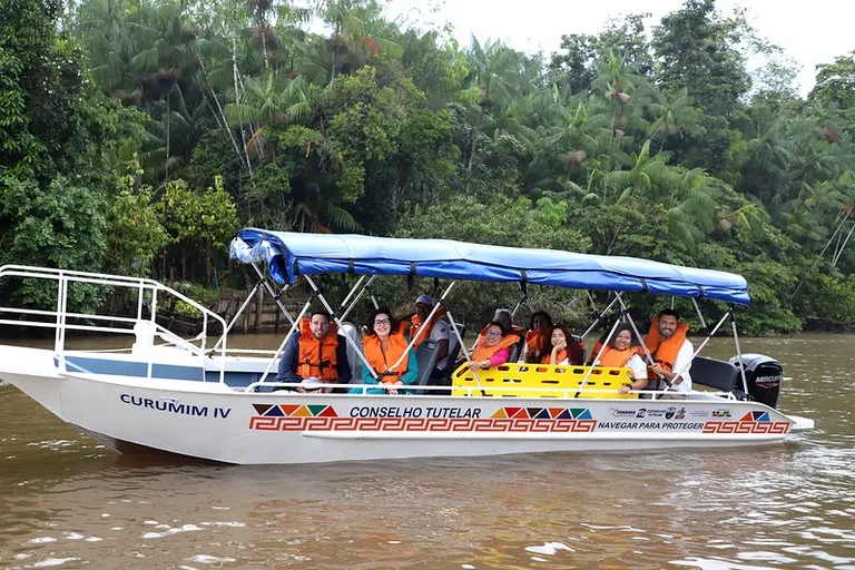 Governo leva centro de direitos, água potável e barcos para conselhos tutelares no Arquipélago do Marajó