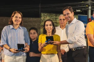 Câmara de Juazeiro do Norte homenageia familiares dos Irmãos Bezerra de Menezes com Medalha do Centenário