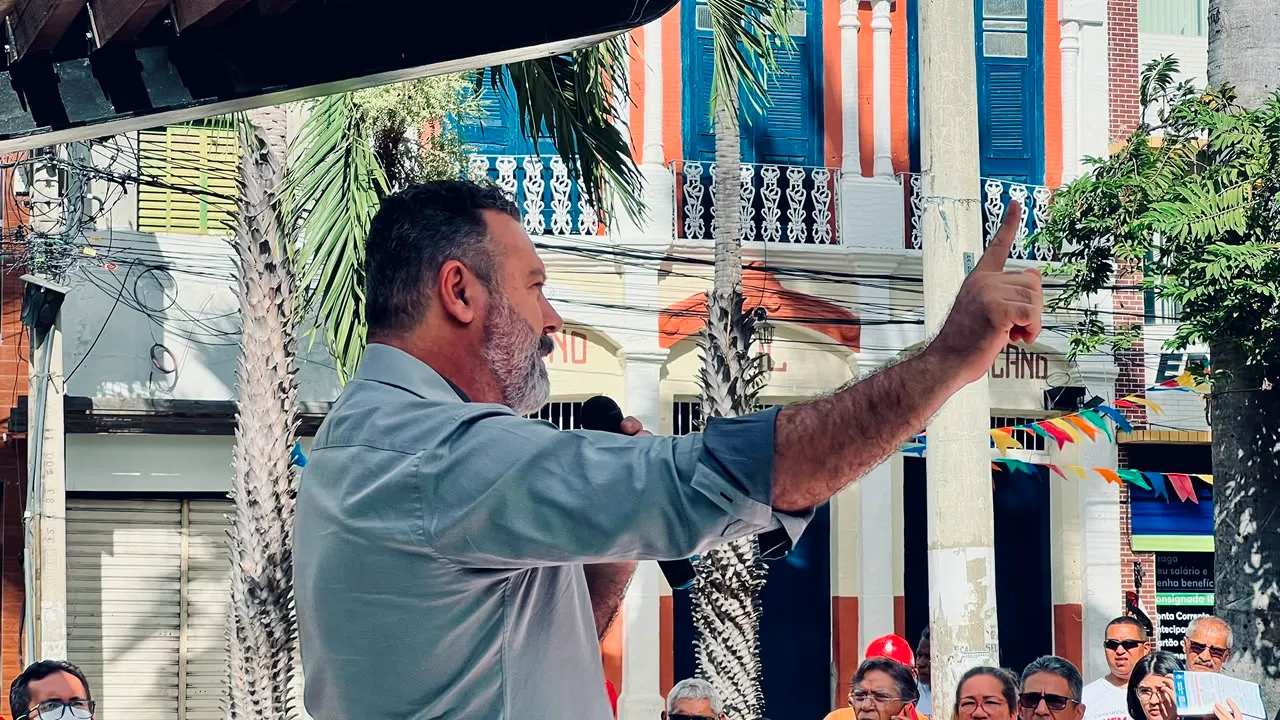 p.14 Professor e sindicalista Samuel Siebra coloca pre candidatura a Assembleia em defesa da educacao e dos servicos pub