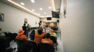 Debate sobre isonomia da cesta básica, participação internacional e mesa de negociação marcam a semana do SINDSMCRATO