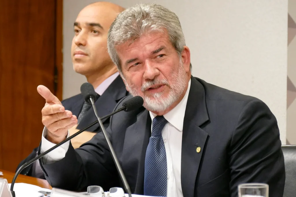 p.5 - DESMENTIDO