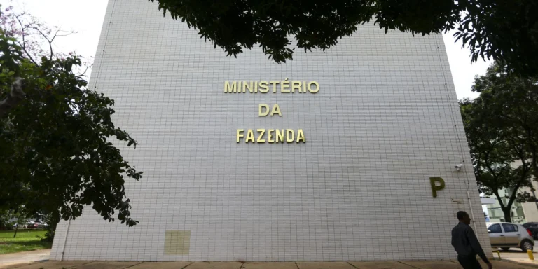 Fachada do Ministério da Fazenda em Brasília