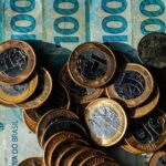 Cédulas de real representam pagamento de benefício social