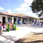 Fachada revitalizada da EMEI José Neri Rocha em Juazeiro do Norte