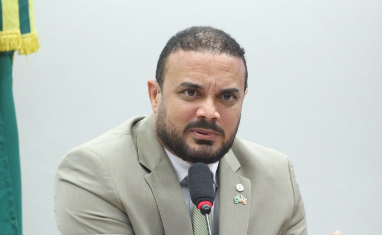 Deputado Capitão Alden em audiência na Câmara