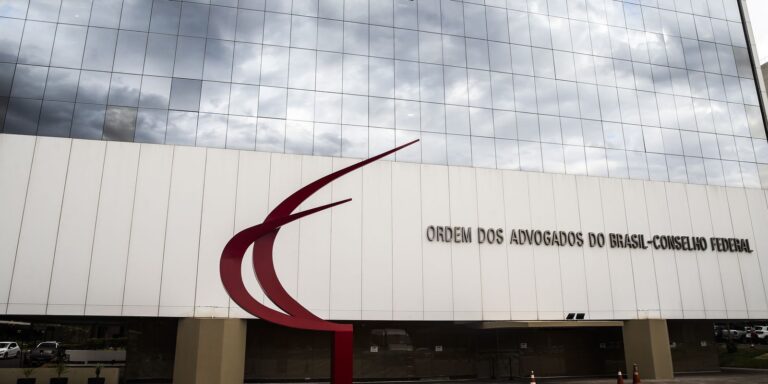 OAB pede ao STF comunicação entre Flávio e Jair Bolsonaro 14 Fachada do Conselho Federal da Ordem dos Advogados do Brasil