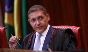 Imagem relacionada à reportagem: TSE fará nova reunião com embaixadores para explicar urnas