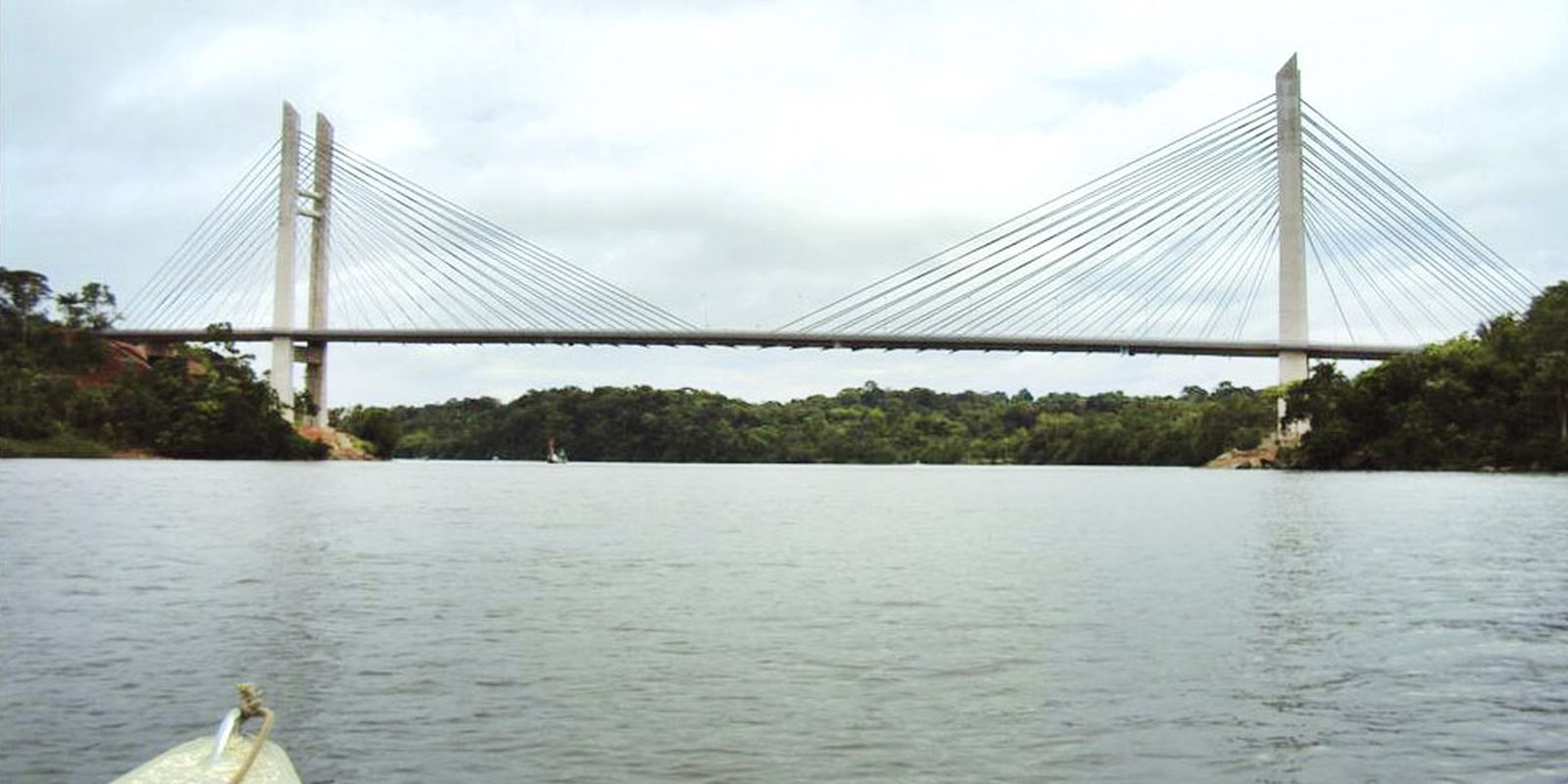 Ponte internacional entre Oiapoque, no Amapá, e Saint-Georges, na Guiana Francesa
