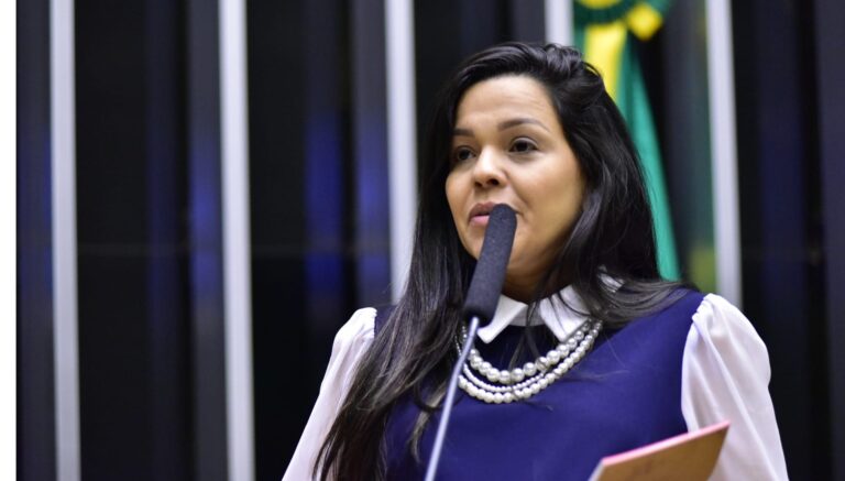 Priscila Costa deixa disputa pelo Senado no Ceará, dizem dirigentes partidários