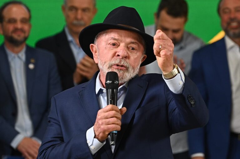 Lula leva dois auxiliares do Planalto para reforçar coordenação da campanha