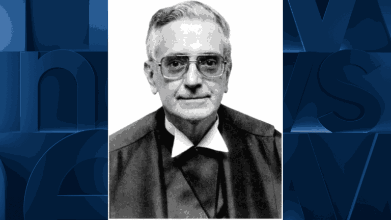 Retrato em preto e branco do ex-ministro do STF Octavio Gallotti