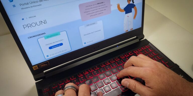 Pré-selecionados no Prouni têm até sexta para comprovar informações 9 Pré-selecionados no Prouni têm até sexta para comprovar informações
