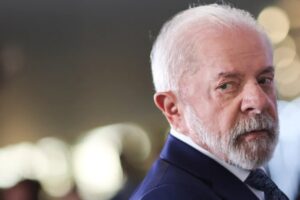 PoderData: avaliação negativa de Lula cai 10 pontos após anúncio de tarifaço dos EUA